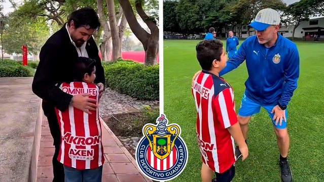 Hernán, el pequeño aficionado de Chivas, celebra su cumpleaños junto a jugadores del Rebaño Sagrado