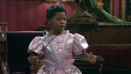 I fantasmi di casa Hathaway | show | 2013 | Official Trailer