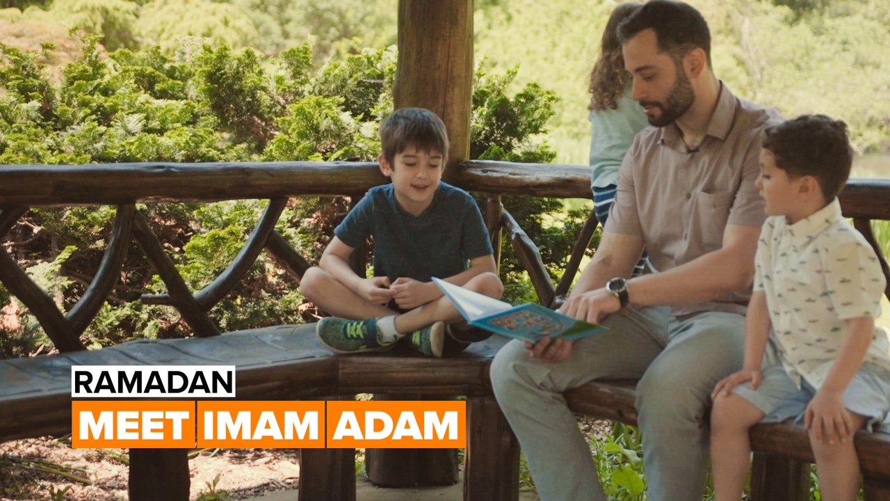 Meet Imam Adam, who is teaching kids about Ramadan