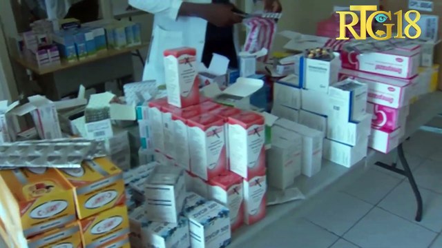 Fanmi Lavalas òganize yon klinik mobil pou moun deplase k'ap viv nan Tabarre .