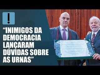 Lula chora em diplomação, lembra de Curitiba e diz que Bolsonaro cometeu crime eleitoral