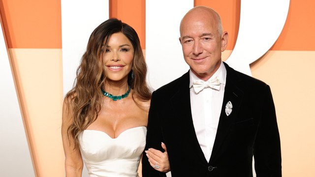 Jeff Bezos and Lauren Sánchez Say I Do in Star-Studded Venice Wedding Ceremony | THR News Video