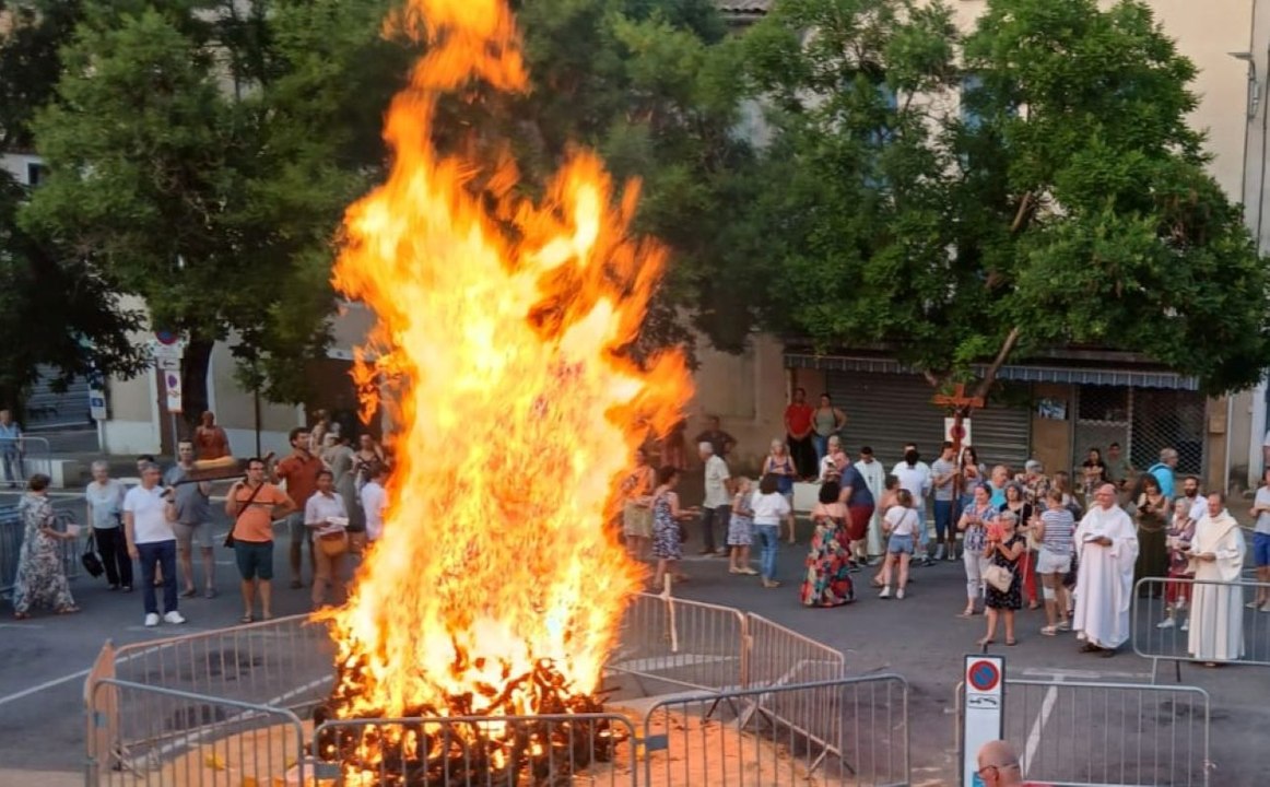 Embrasement du bûcher de la Saint Jean