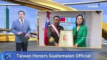 Taiwan Awards Medal to Guatemalan Military Chief