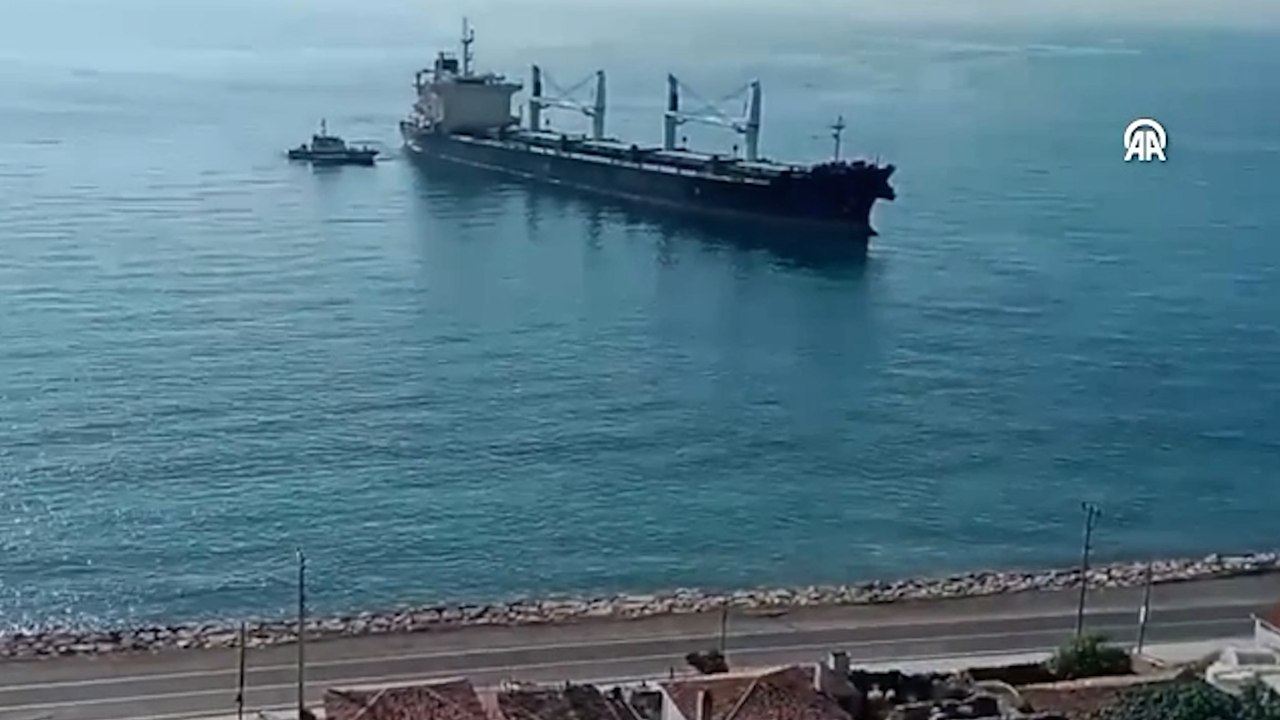 Tekirdağ'da kuru yük gemisi karaya oturdu