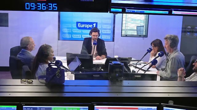 Jean-Luc Lemoine : «Lequel de vous deux a été miss France 2022 ?»