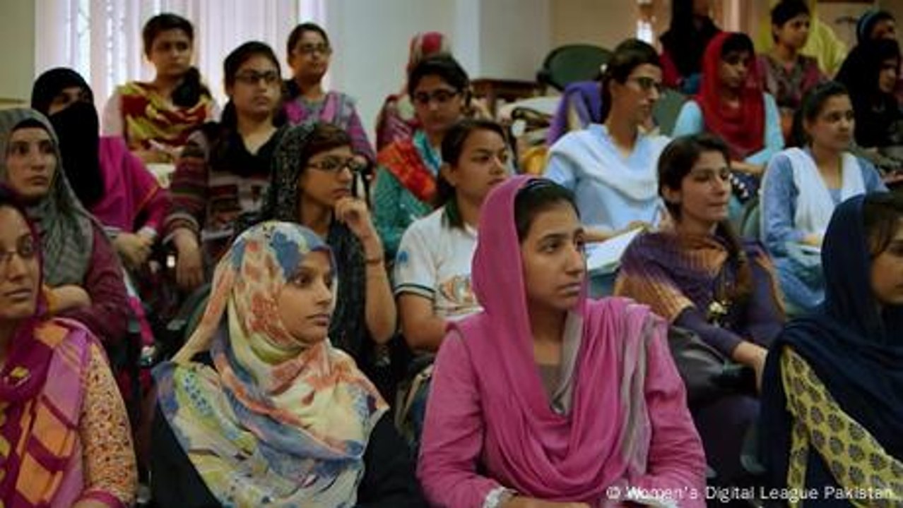 Pakistans Frauen kämpfen um Zugang zum Arbeitsmarkt