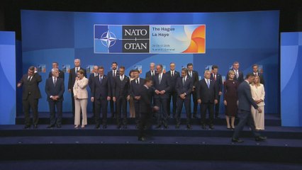 Sánchez posa junto al resto de líderes en la foto de familia de la OTAN