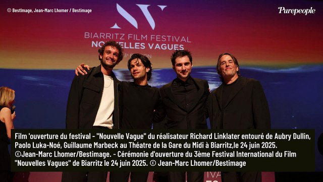 Carla Bruni, chic et solaire loin de Paris : face aux fortes chaleurs, l'épouse de Nicolas Sarkozy offre une vraie leçon de classe