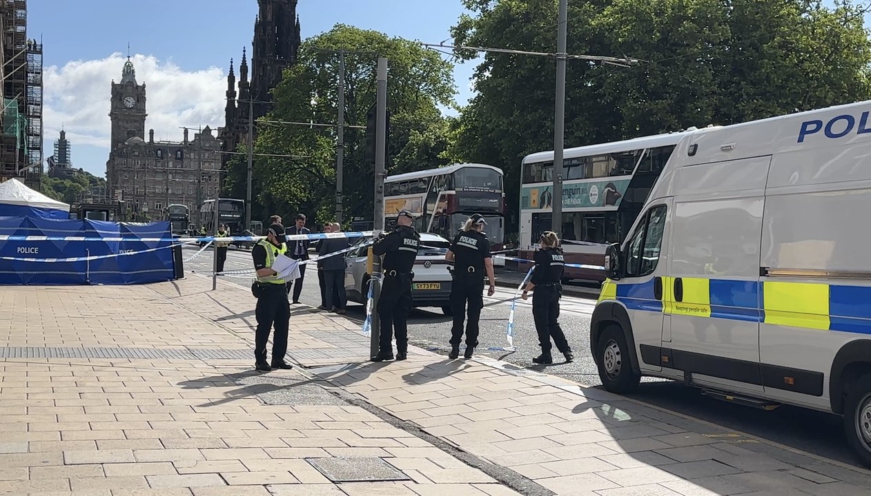 Man pronounced dead on Princes Street in Edinburgh