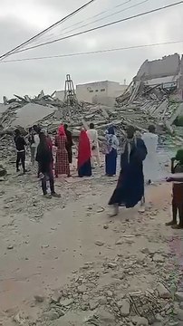 Un immeuble de trois étages s’est effondré à Touba au quartier Darou Miname angle 28 vers 4H du matin.