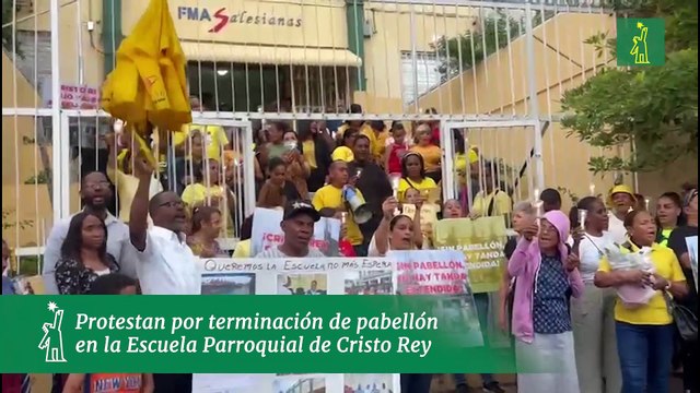 Protestan por terminación de pabellón en la Escuela Parroquial de Cristo Rey