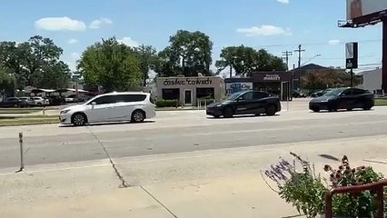 تسلا تطلق أول روبوتاكسي في أمريكا بـ 4.20 دولار فقط