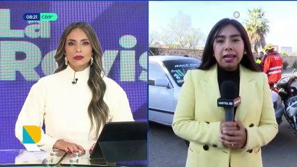 Taxi impacta contra una motocicleta y deja una mujer herida en Cochabamba