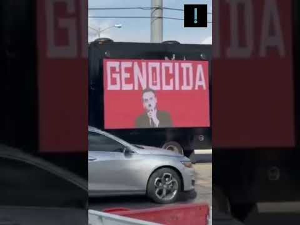 Pequeno grupo de brasileiros protesta contra a presença de Jair Bolsonaro na Flórida #shorts