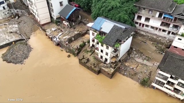 Piogge torrenziali nel sud ovest della Cina, evacuate 80 mila persone