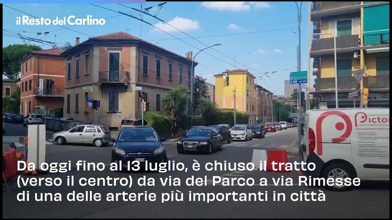 Bologna, iniziati i lavori in via Massarenti: sul posto la Polizia locale
