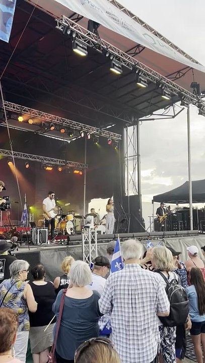 Andie Thério en spectacle à la Fête nationale à Saint-Constant