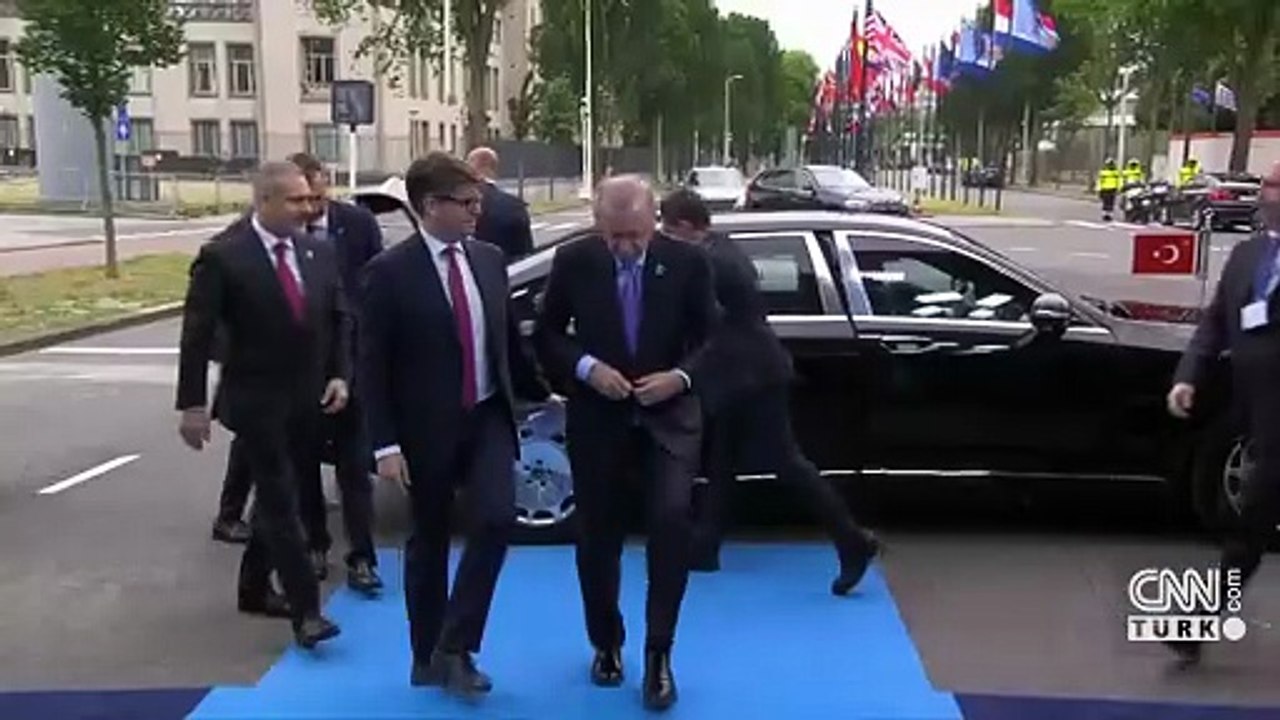 Cumhurbaşkanı Erdoğan'dan NATO zirvesinde önemli temaslar