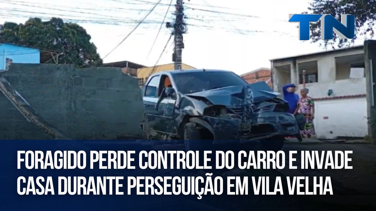 Foragido perde controle do carro e invade casa durante perseguição em Vila Velha