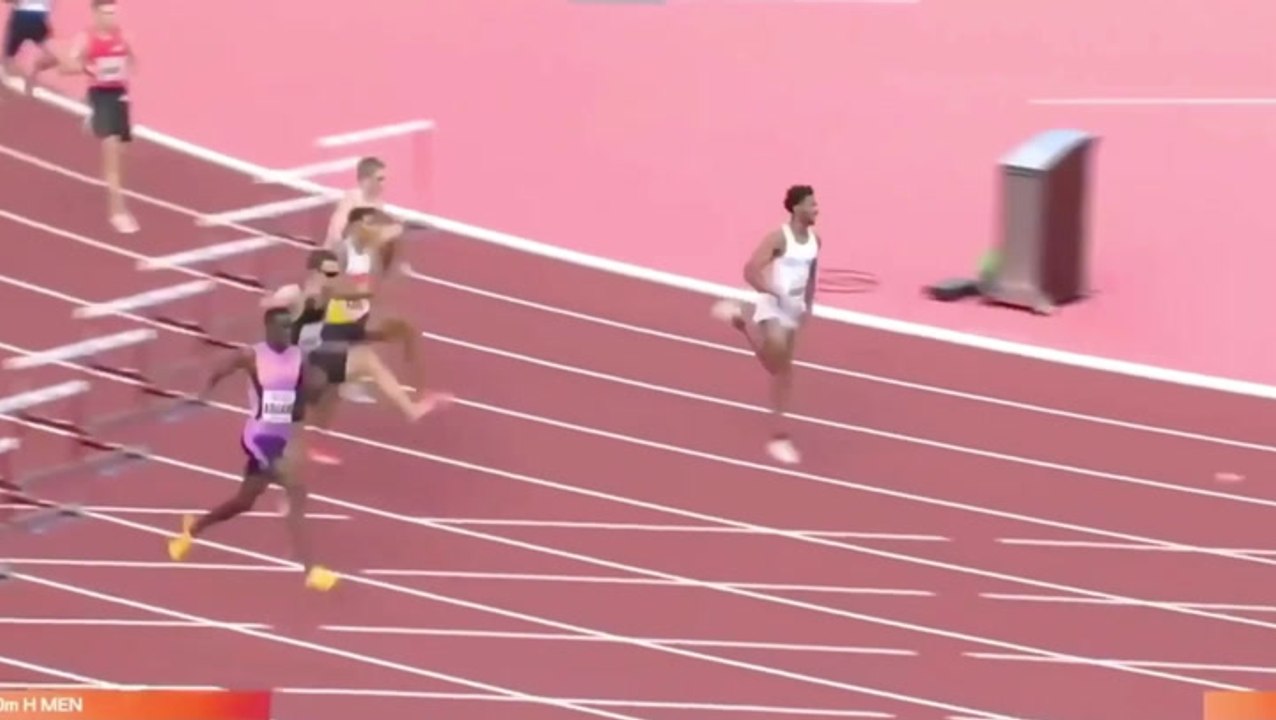 World champion’s wardrobe malfunction fails to thwart 400m win - video ...
