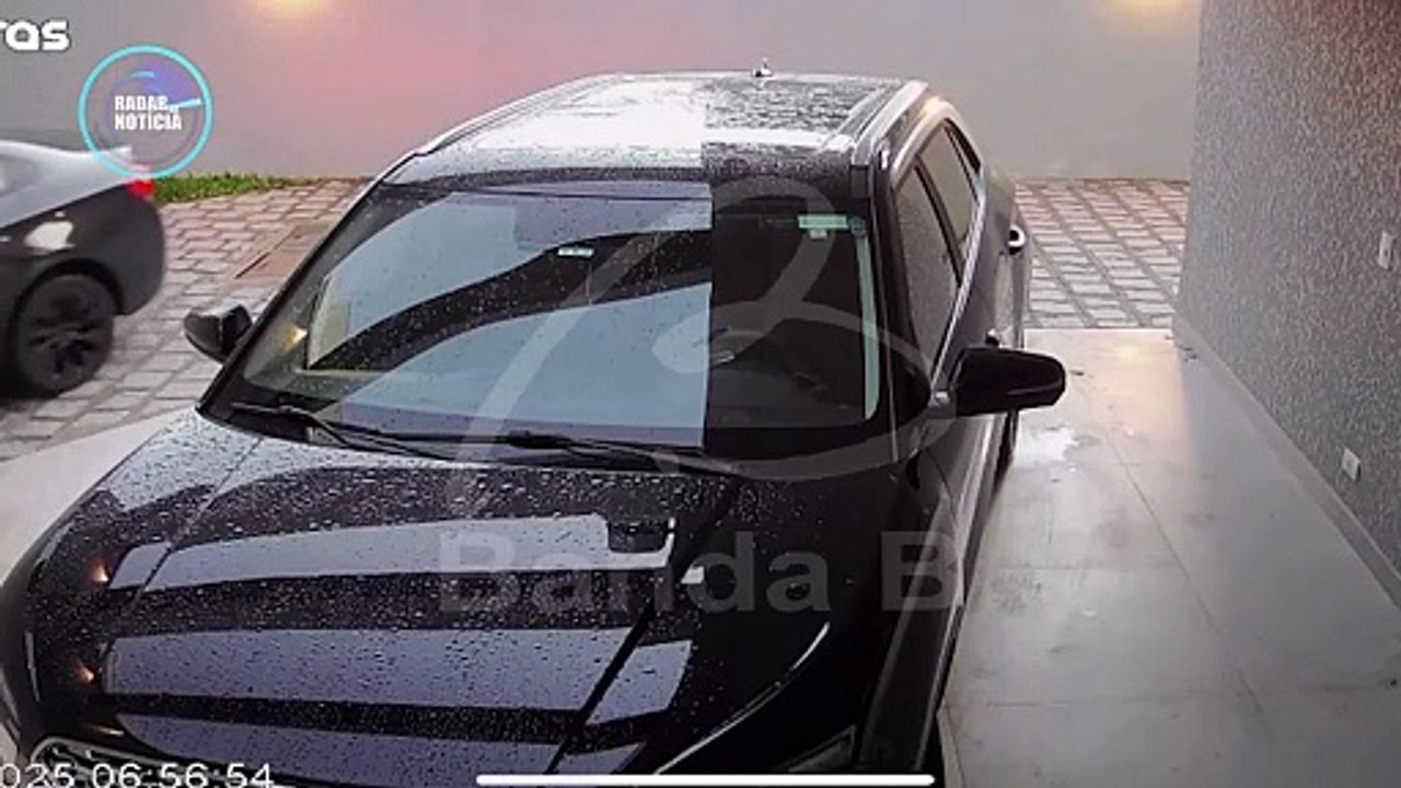 Ladrão atrapalhado furtou TV e bateu carro durante fuga em Curitiba