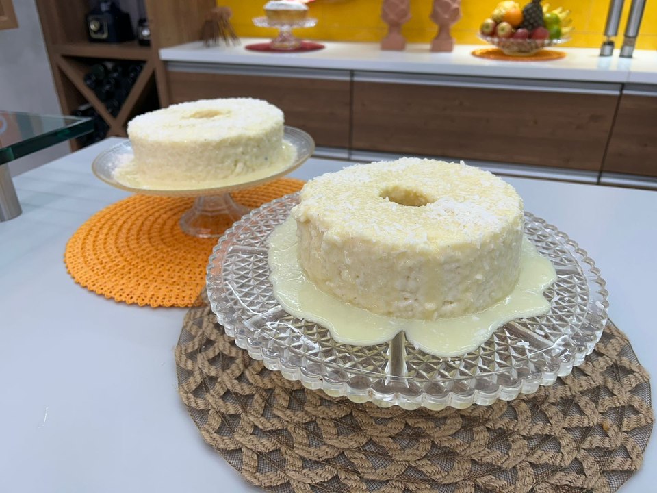 Bolo de tapioca com coco gelado