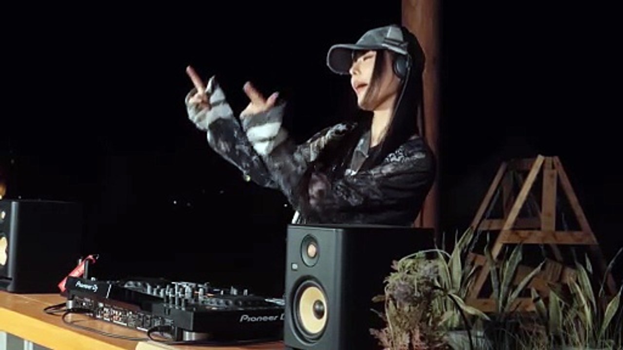 YOUNA - Melodic Techno  Progressive House DJ Mix 14 @ Badaya Camp I Dubai - YouTube (720p)