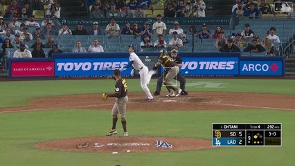 Pelotazo de Robert Suárez a Shohei Ohtani