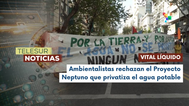 Marcha de grupos ecologistas en Uruguay por el agua y la vida