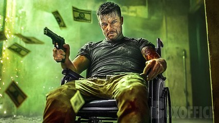 Un homme en fauteuil roulant entend des cambrioleurs s'introduire chez lui | Film Complet