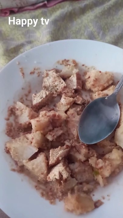 Makan ketupat sama sambel kacang  😋😋😋