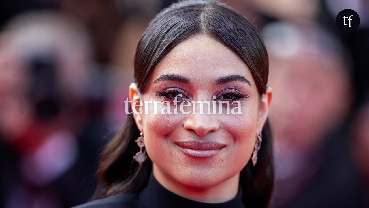 "Pas de goût", "pas classe" : Camélia Jordana ose un look audacieux à la Fashion Week mais les haters se déchaînent