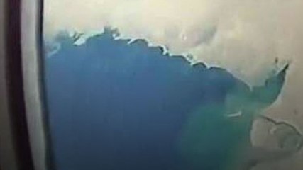 Dragon Spacecraft की खिड़की से धरती का नजारा