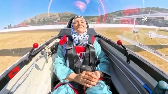 Huzurevinde kalan 83 yaşındaki kadının uçak kullanma hayali gerçek oldu