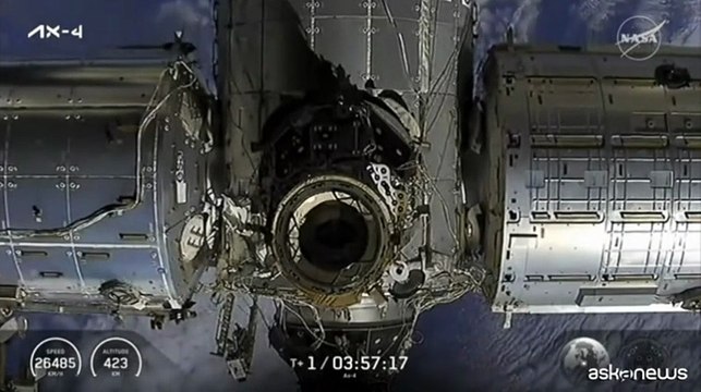 Navicella SpaceX attracca Iss con astronati India, Polonia e Ungheria