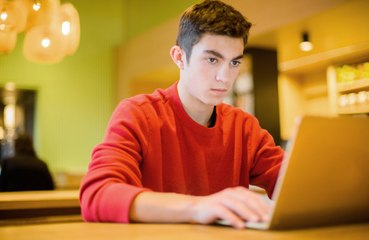 Adult sites agree to age checks