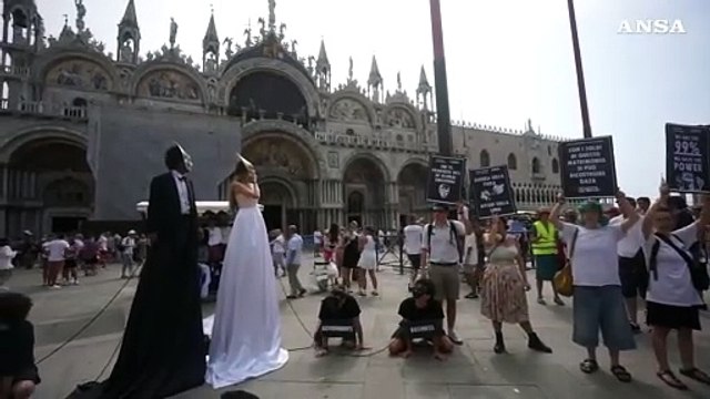 Nozze Bezos a Venezia, proteste e tensioni in piazza San Marco