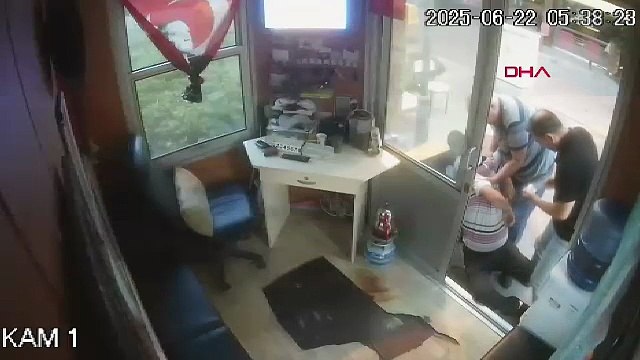 Taksi durağında peş peşe kalp krizi geçiren 2 kişi öldü