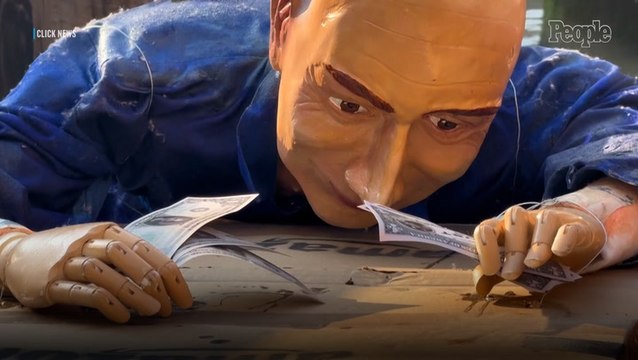 Protestors Push Jeff Bezos Dummy, Clutching an Amazon Box and Fistfuls of Cash, Into Venice Canal amid Wedding Protests