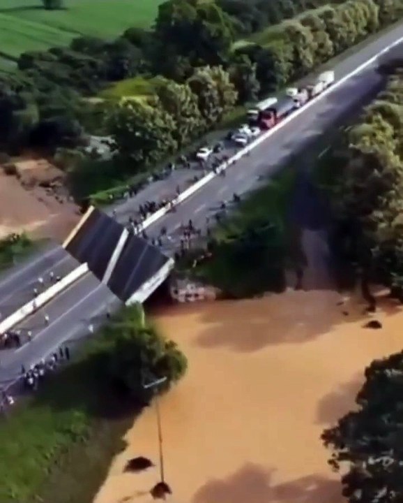 Portuguesa: Dramático rescate tras caída del puente José Antonio Páez dejó estas imágenes (+Video)