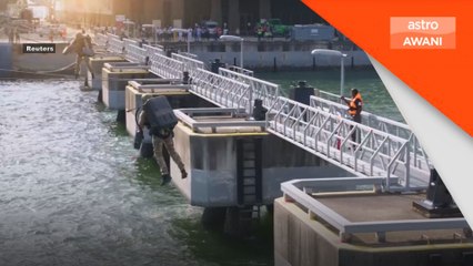 Orang ramai teruja lihat sut terbang tentera British