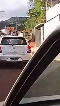 Moradores protestam contra abuso sexual infantil após denúncias na cidade