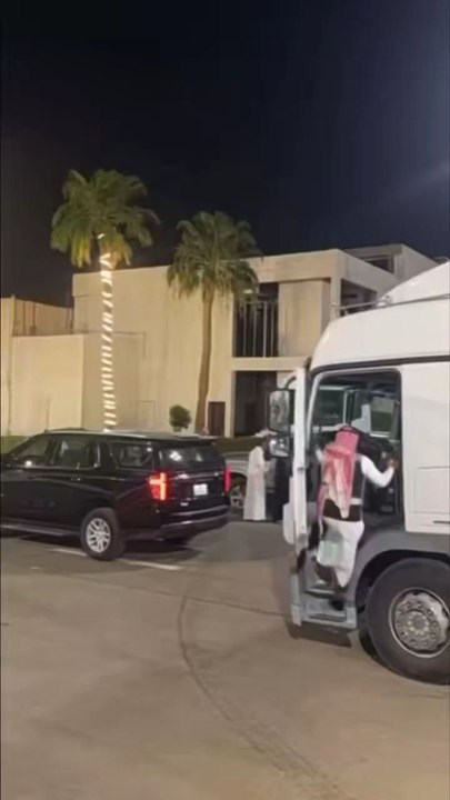 یہ آیات سنیں اور یہ مناظر دیکھیں … سبحان اللہ دنیا کا خوبصورت منظر خانہ کعبہ کا غلاف تبدیل کرنے کا منظر