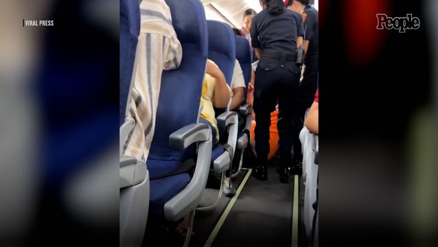 Passenger Forcibly Dragged Off Plane by Arms and Belt After Alleged Tantrum Over Changing Seats