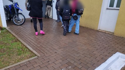 PM atende chamado em colégio: trio de alunos pego com cigarro eletrônico