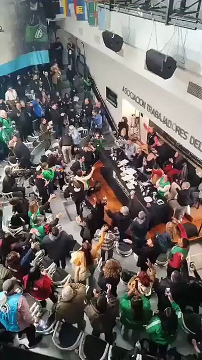 Estatales celebran que la Justicia revirtió la medida del Gobierno