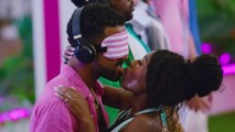The Kissing Booth 😘 ｜ World of Love Island