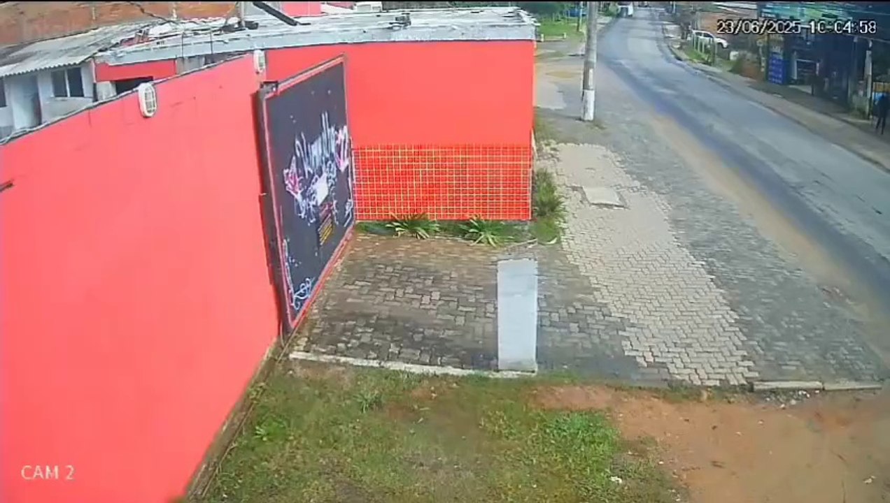 Cadeirante de 68 anos é arrastado por caminhão em estrada de Porto Alegre