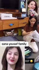 Sana Yousaf kee puri family dekhain